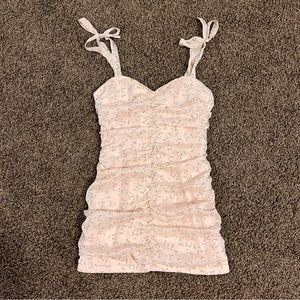 Lucy in the sky - pink - dress - mesh - flower detail - adjustable strap -size 4